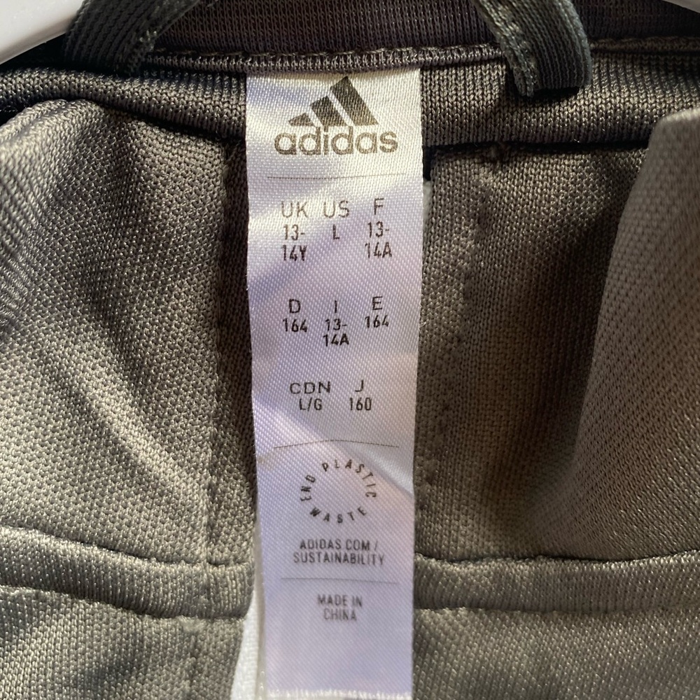 Adidas | size L - Picture 4 of 7